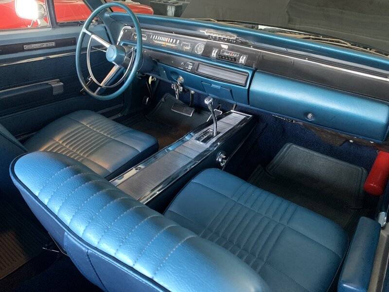 68 Coronet interior.jpg