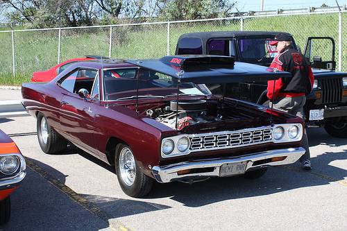 68 Roadrunner 426 Hemi 6bbl hood R-6 Scorch Red.jpg