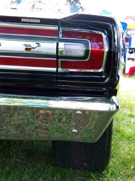 68 Roadrunner Hemi 426ci tail lite.jpg