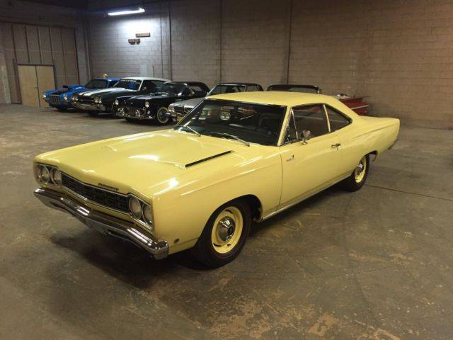 68 Roadrunner Hemi yellow front.jpg