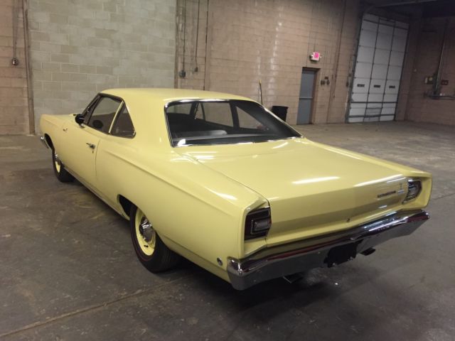 68 Roadrunner Hemi yellow rear.jpg