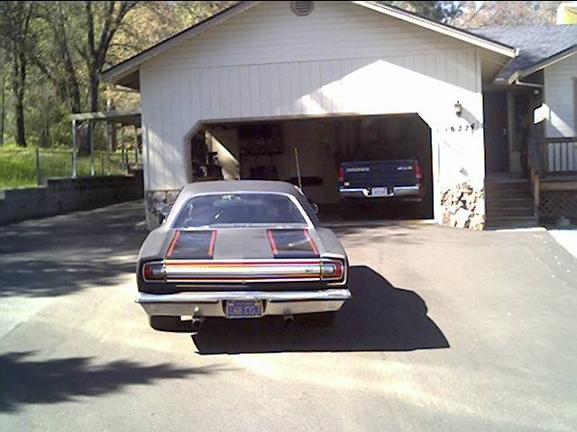 68 RR #11 Driveway rear Apr 26 2011.JPG