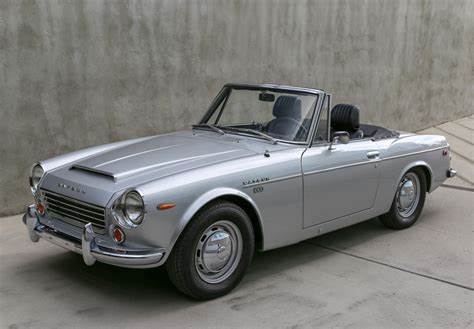 69 Datsun 1600 Roadster Fairlady - sliver & black.jpg