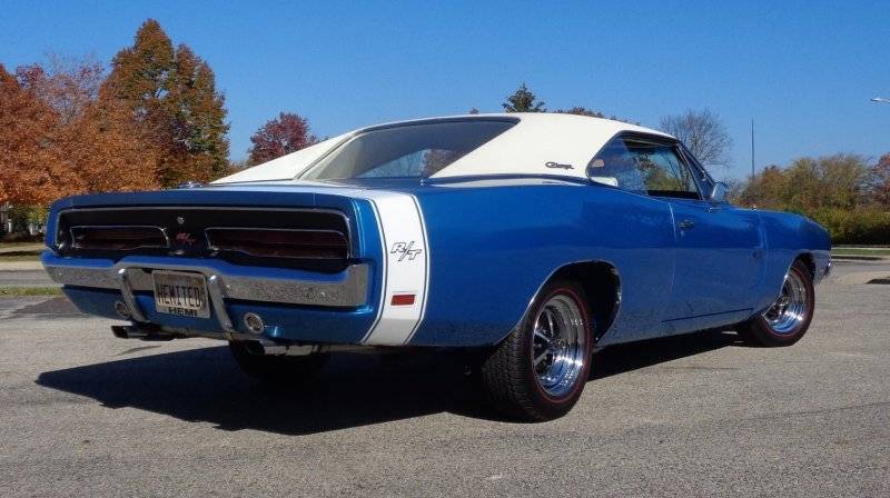 '69 Dodge Hemi Charger RT (16).jpg