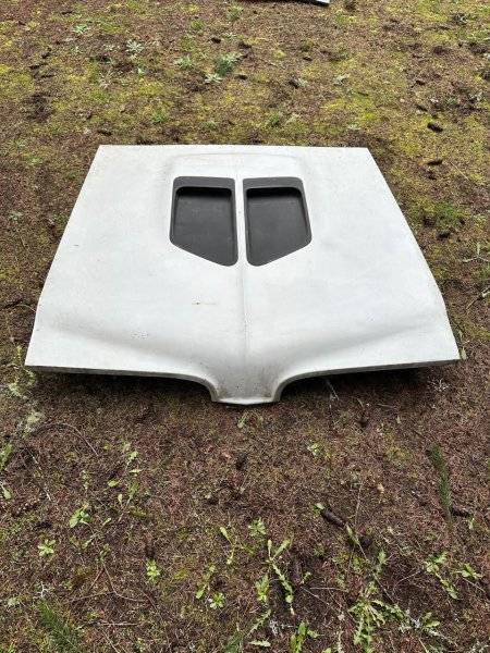 70 Coronet power bulge hood with inserts.jpg