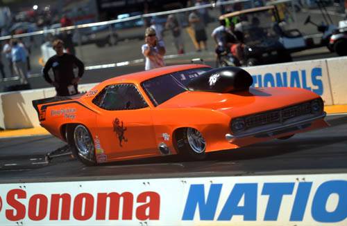 70 Cuda Pro Mod Lydsi Snyder In & Out Burger heirist big drag racing sponsor.jpg