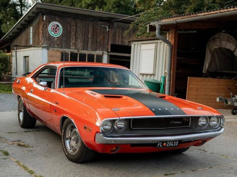 '70 Dodge Challenger RT.jpg