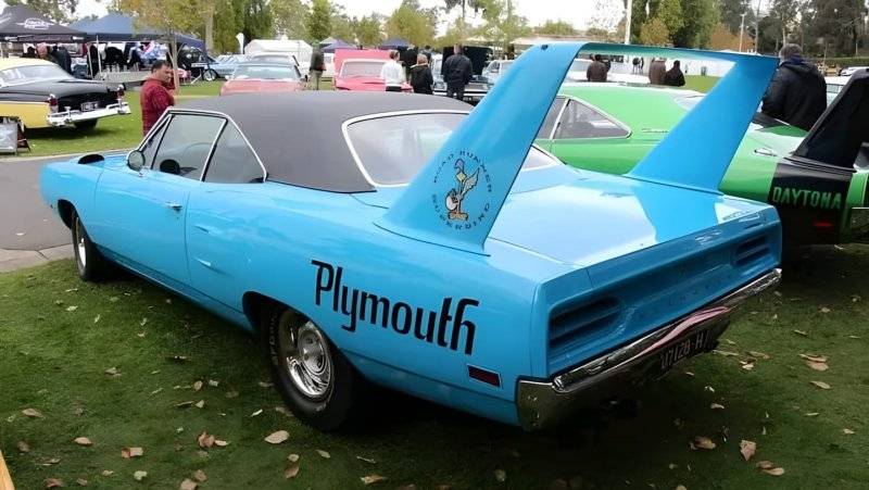 '70 Plymouth Road Runner Superbird (37).jpg