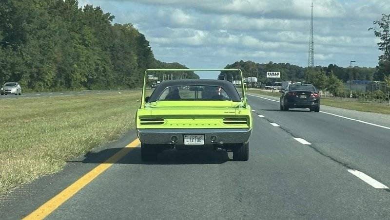 '70 Plymouth Road Runner Superbird (55)b.jpg