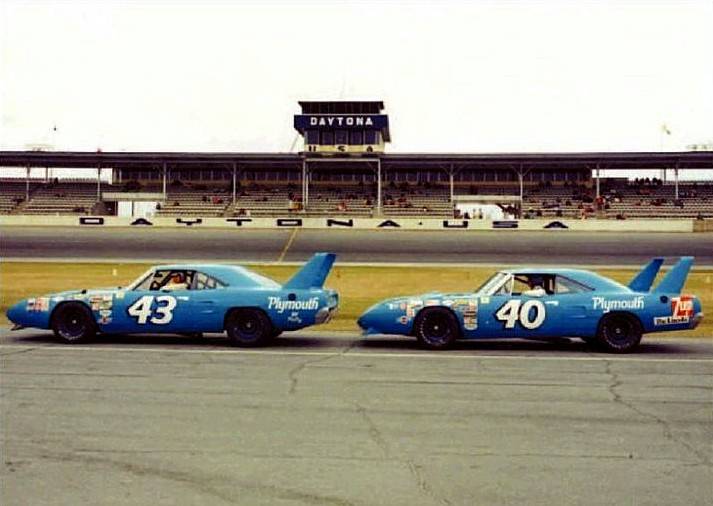 70 Superbird Nascar #43 & #40 Pete Hamilton Petty Enterprise.jpg