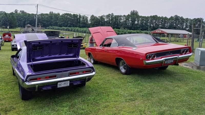 '71 Dodge Challenger RT & '68 Dodge Charger (2).jpg