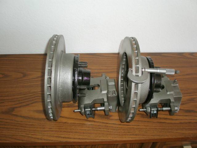 72 B Body Disc Brakes 003 (Small).JPG