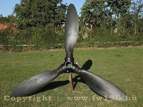 763616d1415735310t-fw190-d-propeller-hub-relic-10.jpg