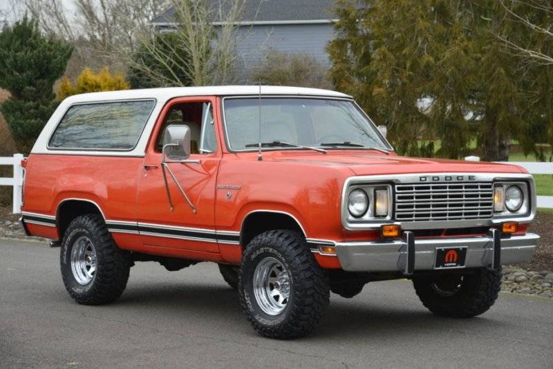 77 Ramcharger red.jpg