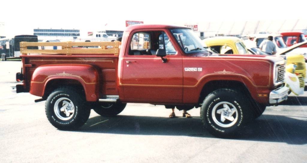 77 W-150 Dodge Warlock 4x4 Red (1).jpg