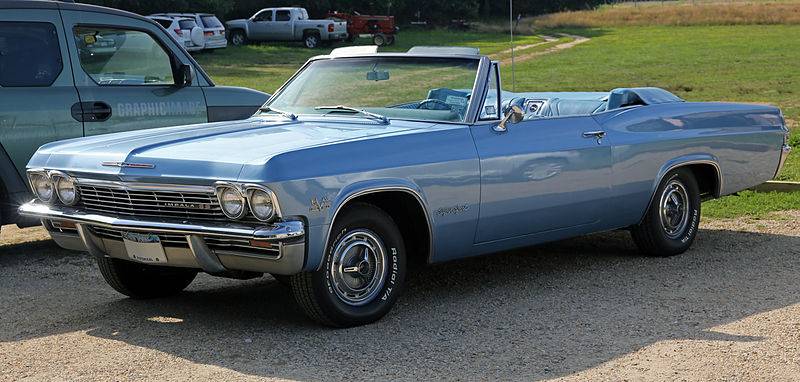 800px-1965_Chevrolet_Impala_SS_Convertible_front.jpg