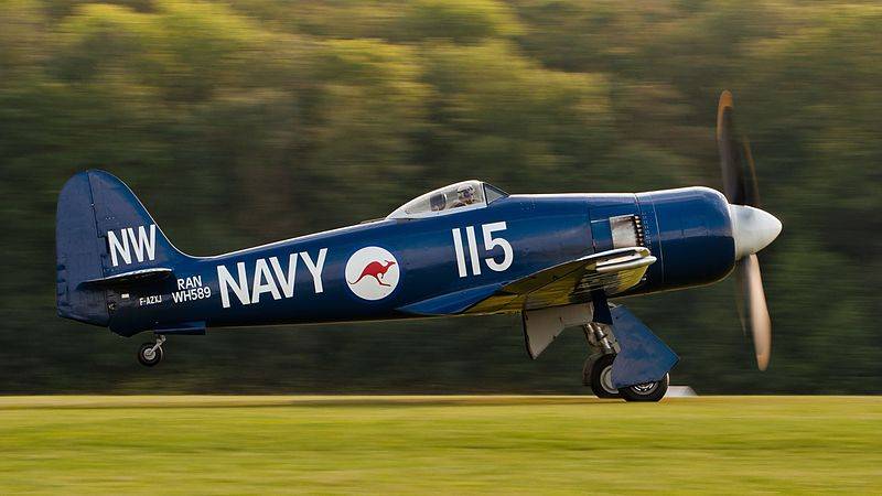 800px-Hawker_Sea_Fury_FB_10_F-AZXJ_OTT_2013_10.jpg