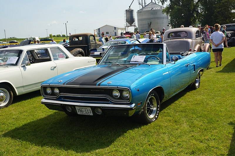 800px-Sunburg_Trolls_1970_Plymouth_Road_Runner_Convertible_%2836665775240%29.jpg