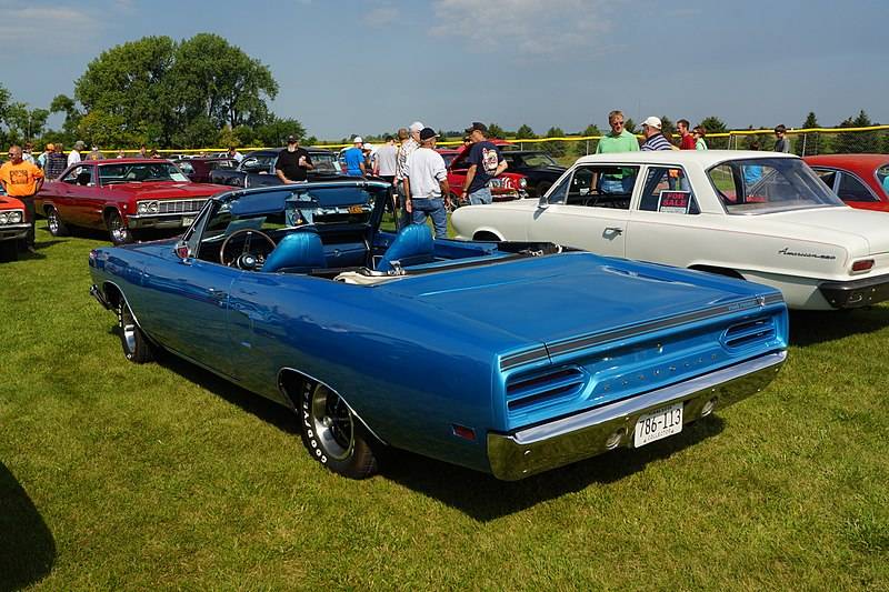 800px-Sunburg_Trolls_1970_Plymouth_Road_Runner_Convertible_%2836874272506%29.jpg