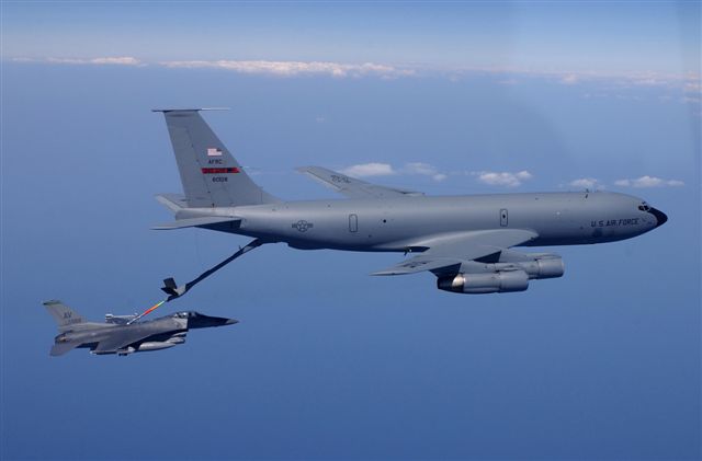 940thKC135EF16.jpg