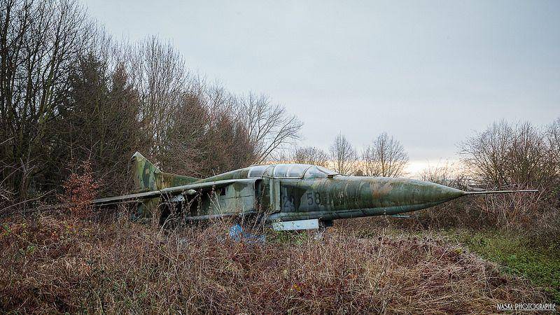 abandoned-MiG-23-at-the-Motor-Technica-Museum-in-Bad-Oeynhausen.jpg