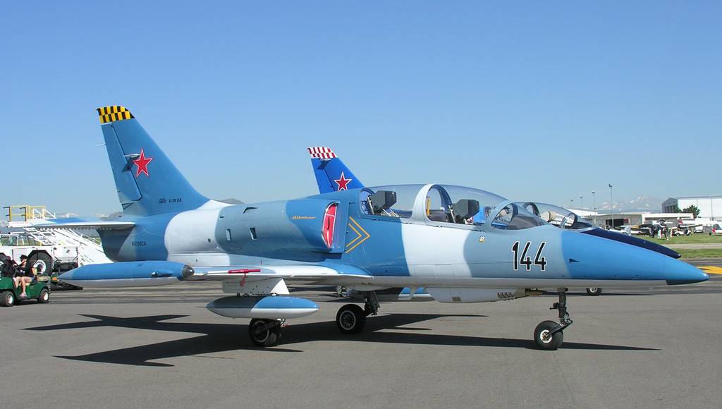 Aero_Vodochody_L-39_Albatros%2C_Rocky_Mountain_Airport%2C_Denver.jpg