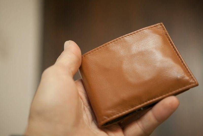 Allett-Wallet-Condom.jpg