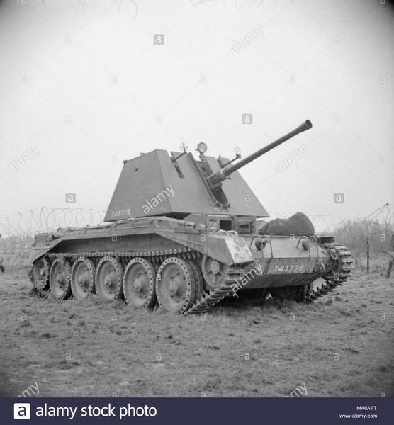 -at-the-armoured-fighting-vehicle-school-gunnery-wing-at-lulworth-in-dorset-25-march-1943-MA0AFT.jpg