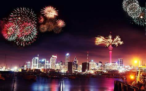 Auckland New Year fireworks 2023.jpg