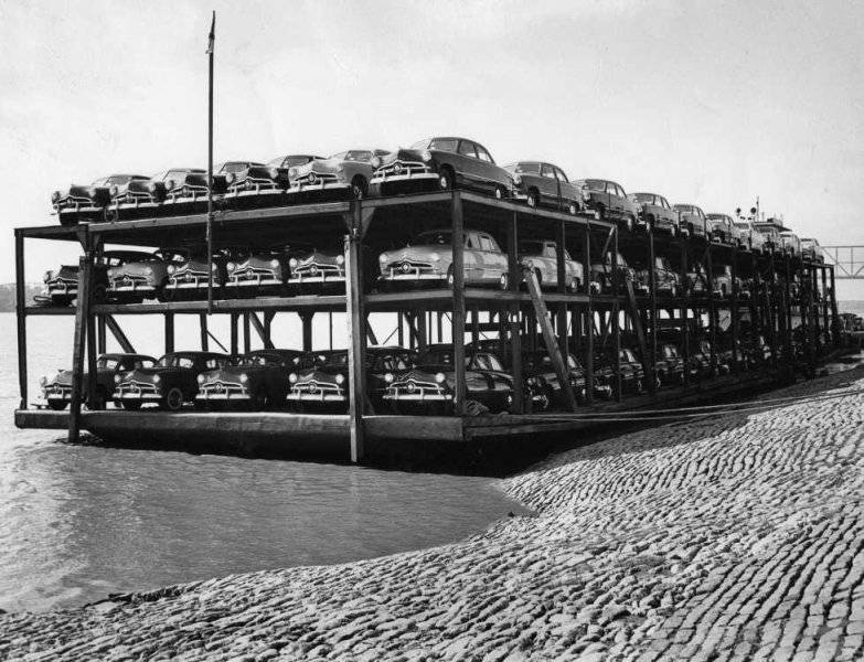 Auto barge carrying 137 new Fords for delivery to St. Louis, 1949.jpg