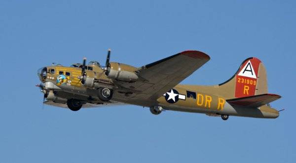 b-17-nine-o-nine.jpg