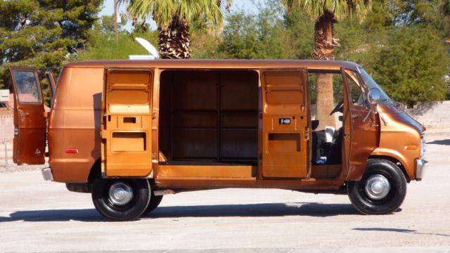 b100-b200-b300-tradesman-vegas-van-rust-free-survivor-lots-of-pics-n-video-2.jpg