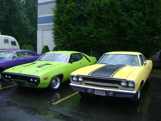 Both cars 1.jpg