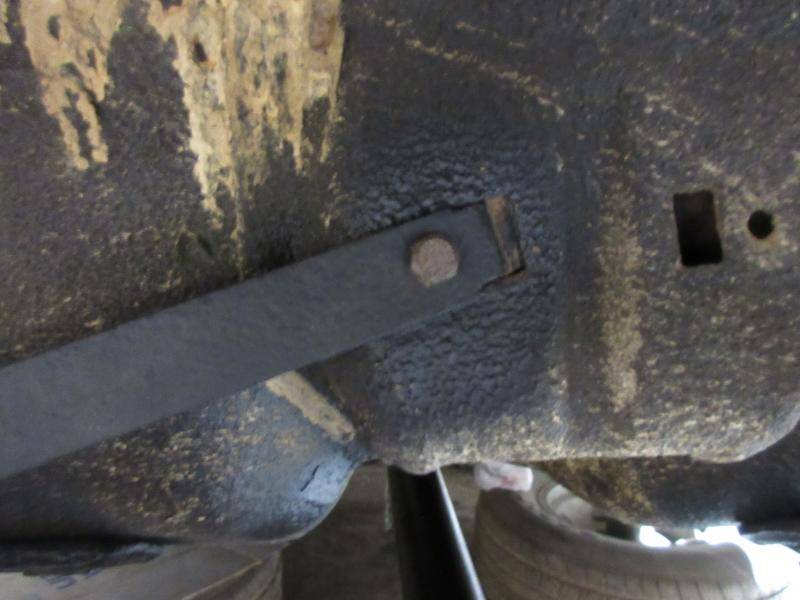 brake_bracket_bolt2.JPG