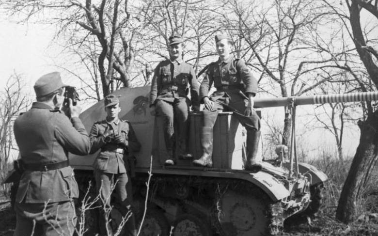 Bundesarchiv_Bild_101I-197-1235-22,_Russland-Mitte,_Panzerj%C3%A4ger_%22Marder_II%22.jpg