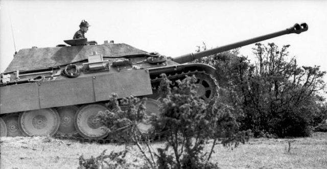 bundesarchiv_bild_101i-717-0017-12_frankreich_jagdpanther-2-1-640x331.jpg