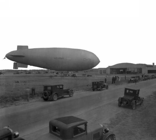 C71 blimp in Tulsa.jpg