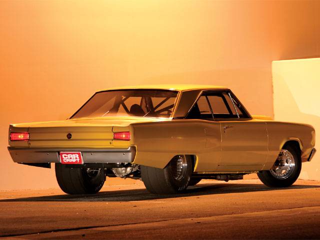 ccrp_0606_02_z%2B1967_dodge_coronet%2Brear_view.jpg