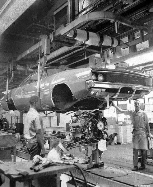 Charger Assembly Line 1968.jpg