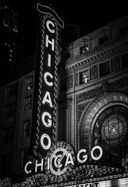 Chicago Theatre.jpg