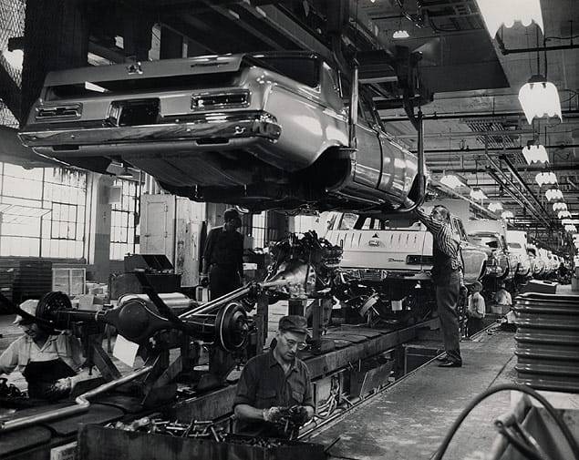 Chrysler Assembly Line in Detroit, Michigan, circa 1964.jpg