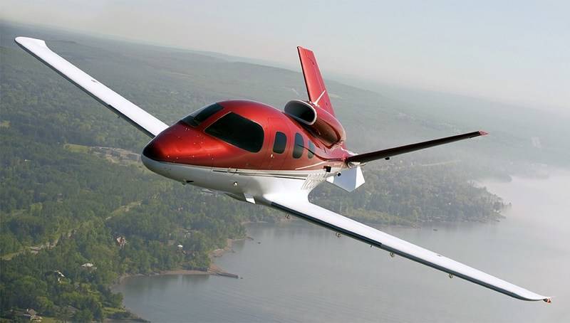 Cirrus-sf50-vision-single-private-jet_4-1.jpg