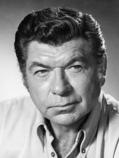 Claude Akins.jpeg