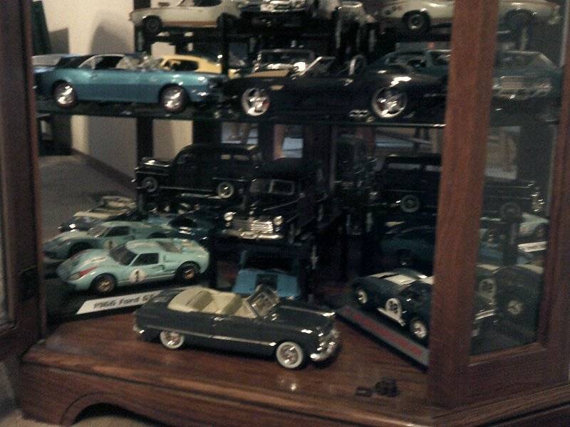 Die-cast cars curio cabeinet 008.JPG