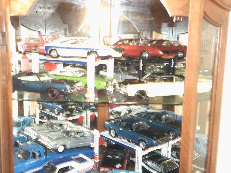 Die-cast cars curio cabeinet 009.JPG