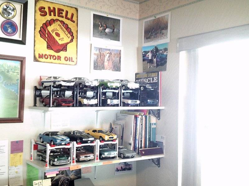 Diecast collection desk & shelf latest 002.JPG