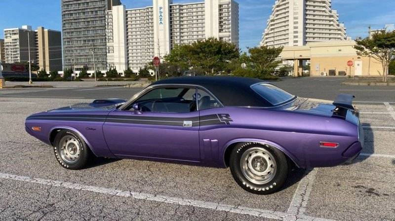 Dodge '71 Challenger RT (17).jpg