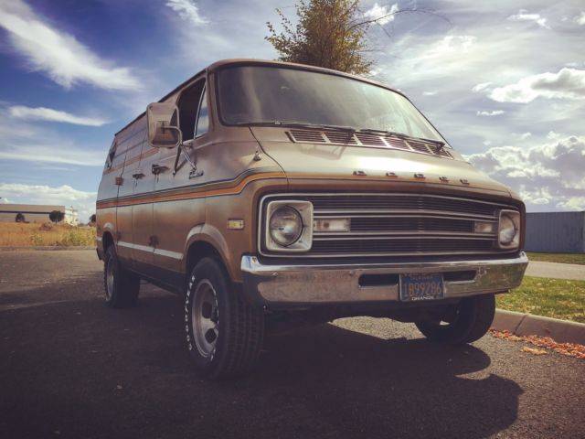 dodge-shorty-b200-tradesman-custom-vannin-shaggin-wagon-vintage-street-van-mopar-1.jpg