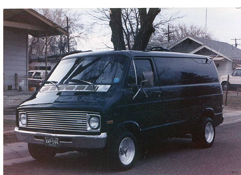 dodge-van-1970-7.jpg