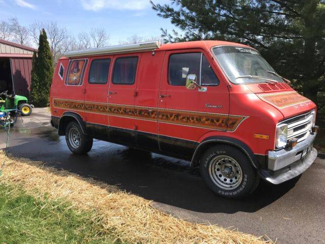 dodge-van-tradesman-200-1977-mopar-3.jpg